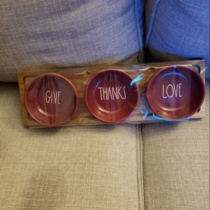 Rae Dunn 3 bowls w/wooden tray